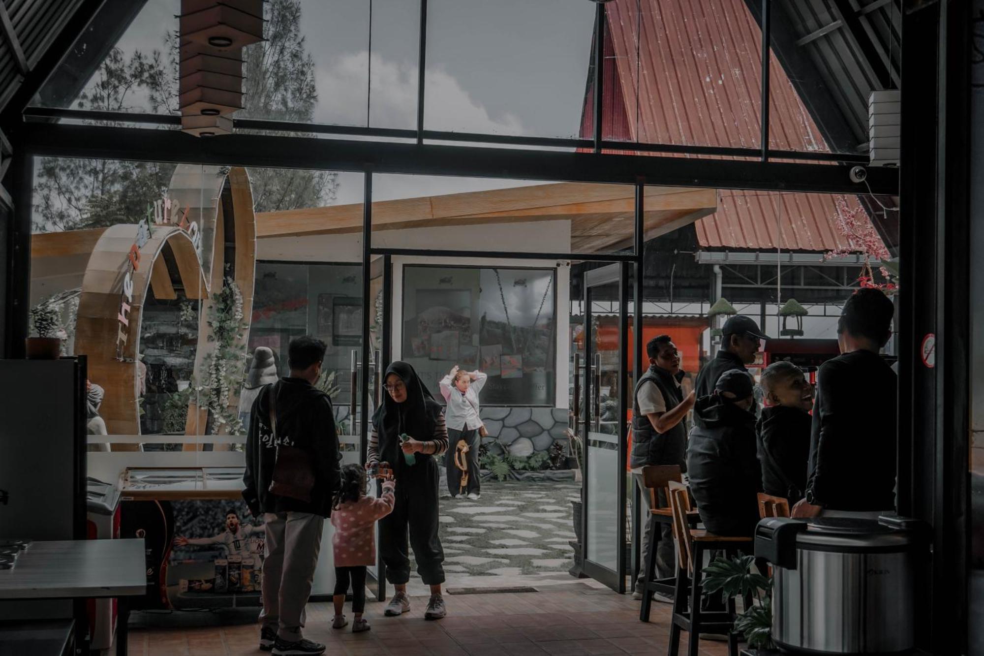 Hotel Nature Bromo And Resort Pasuruan Buitenkant foto