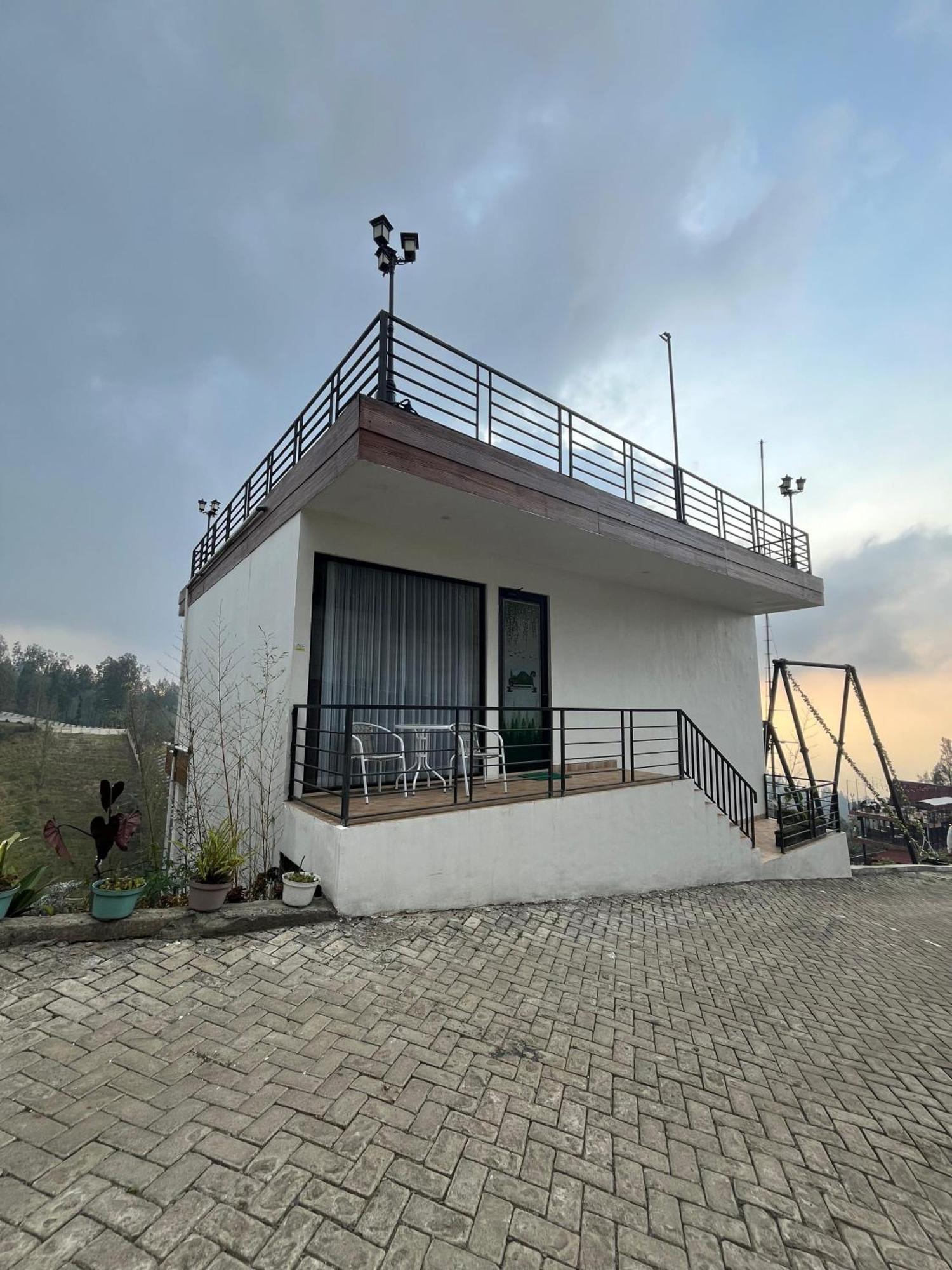 Hotel Nature Bromo And Resort Pasuruan Buitenkant foto